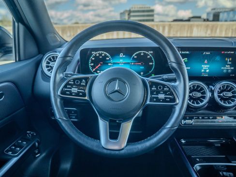 Used 2023 Mercedes-Benz EQB 250+ image 26