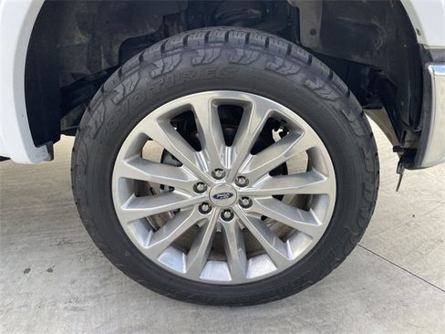 Used 2015 Ford F150 Lariat w/ Equipment Group 502A Luxury image 34