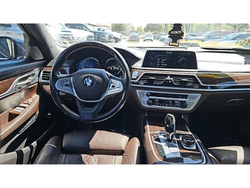 Used 2017 BMW 740i RWD image 19