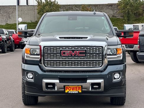 Used 2019 GMC Sierra 3500 Denali w/ Duramax Plus Package image 9