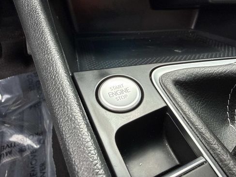 Used 2023 Volkswagen Jetta SEL FWD image 35
