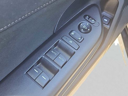 Used 2019 Honda Civic EX image 19