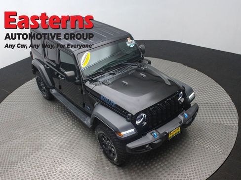 Used 2023 Jeep Wrangler Unlimited w/ 8.4" Radio Group image 3