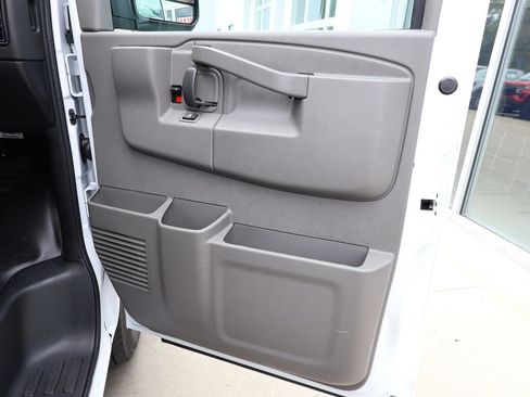 New 2026 GMC Savana 2500 w/ Enhanced Convenience Package RWD image 24
