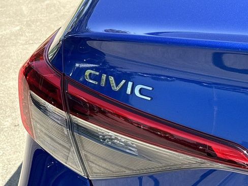 Used 2022 Honda Civic Touring image 6