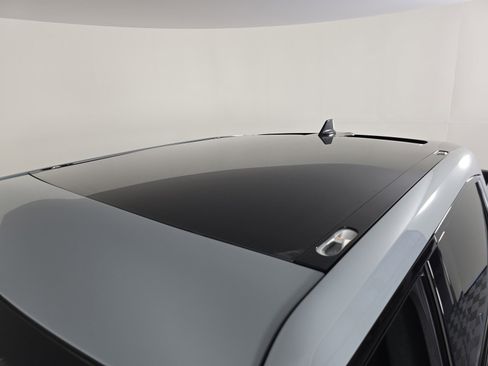 Used 2023 Rivian R1T Launch Edition image 13