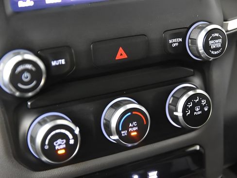 Used 2019 RAM 1500 Big Horn RWD image 28