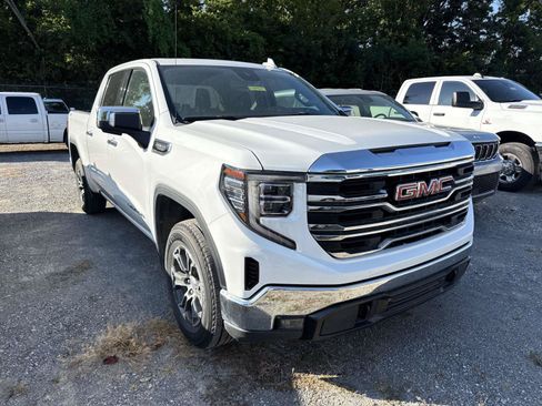 Used 2025 GMC Sierra 1500 SLT AWD/4WD image 2