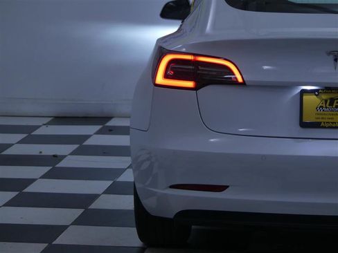 Used 2019 Tesla Model 3 Standard Range Plus image 25