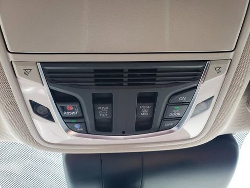 Used 2025 Acura RDX SH-AWD w/ Technology Package image 26