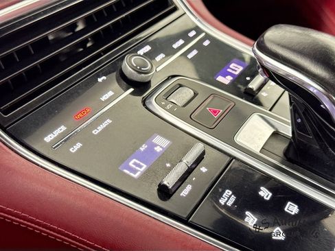 Used 2023 Porsche Panamera 4 AWD/4WD image 21