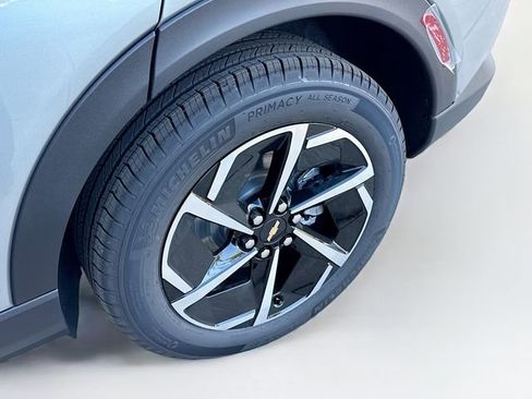 New 2026 Chevrolet Equinox EV LT FWD image 31
