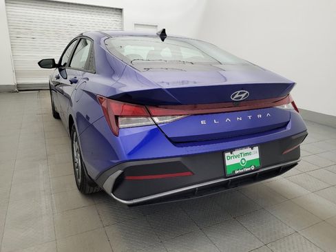 Used 2024 Hyundai Elantra SEL FWD image 5