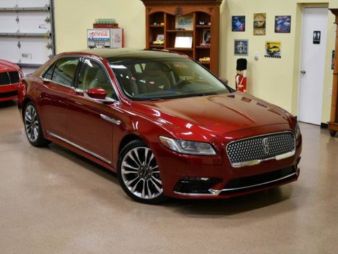 Used 2019 Lincoln Continental Select w/ Continental Climate Package image 2