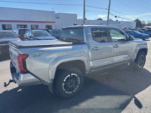 Used 2024 Toyota Tacoma TRD Sport image 3