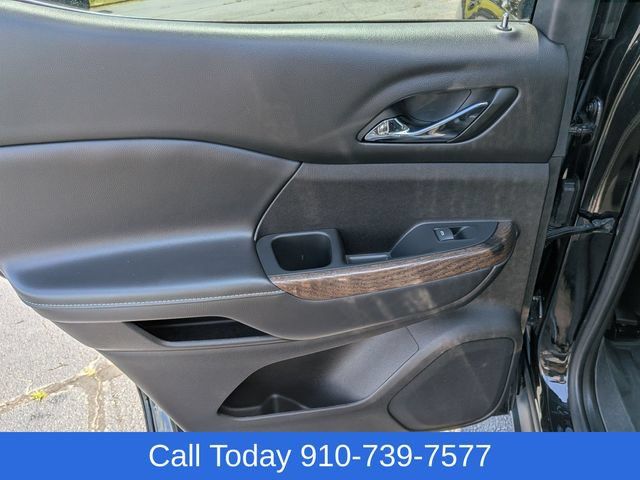 Used 2023 GMC Acadia Denali w/ Denali Ultimate Package FWD image 29