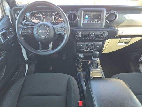 Used 2021 Jeep Gladiator Sport image 17