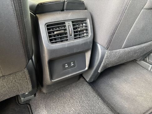 Used 2025 Nissan Rogue SV AWD/4WD image 24