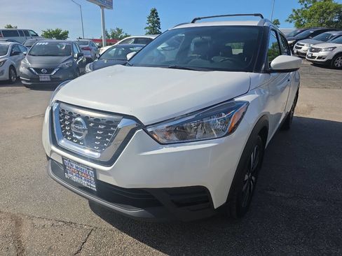 Used 2018 Nissan Kicks SV w/ Exterior Package FWD image 1