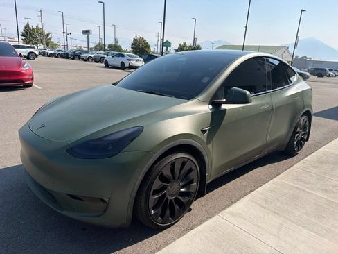 Used 2022 Tesla Model Y Performance AWD/4WD image 3
