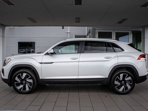 New 2026 Volkswagen Atlas Cross Sport SE image 11