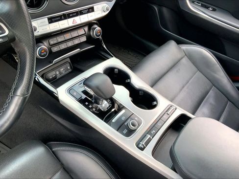 Used 2019 Kia Stinger GT2 image 15