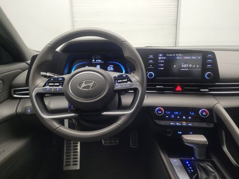 Used 2025 Hyundai Elantra Sport image 22