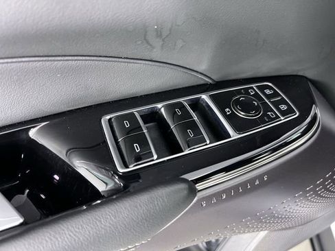 Used 2024 Cadillac Lyriq Sport image 24