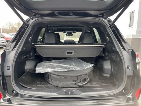 Certified 2025 Subaru Forester Limited image 22