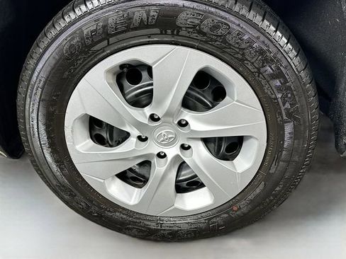 Used 2025 Toyota RAV4 LE image 28