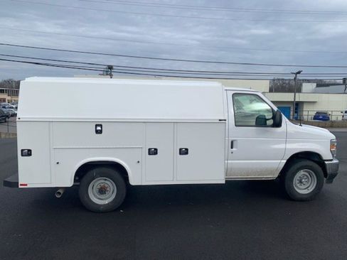 New 2025 Ford E-350 and Econoline 350 Super Duty w/ Power Equipment Group image 5