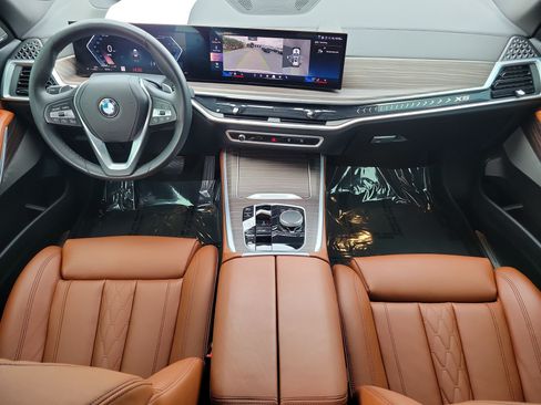Used 2024 BMW X5 xDrive40i w/ Premium Package AWD/4WD image 14