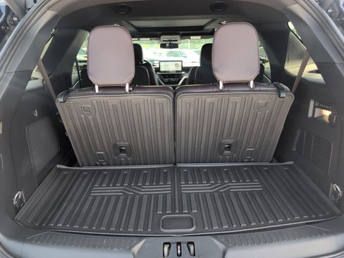 Used 2025 Ford Explorer Platinum w/ Ultimate Package RWD image 5