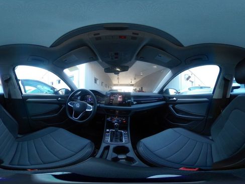 Used 2025 Volkswagen Jetta SE image 43