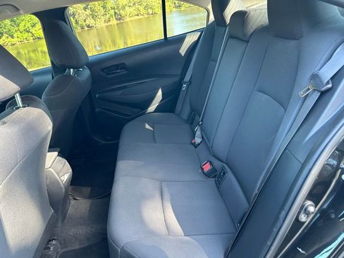 Used 2022 Toyota Corolla LE FWD image 13
