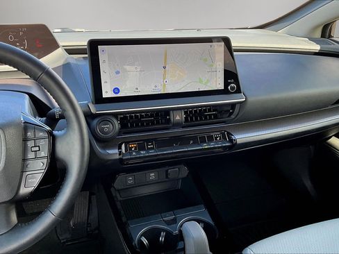 Used 2024 Toyota Prius XLE image 9