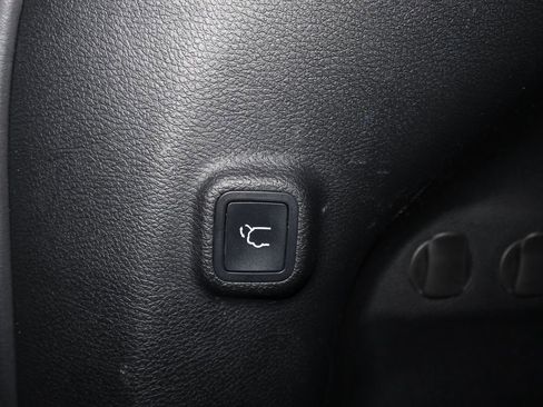 Used 2020 Jeep Cherokee Limited image 29