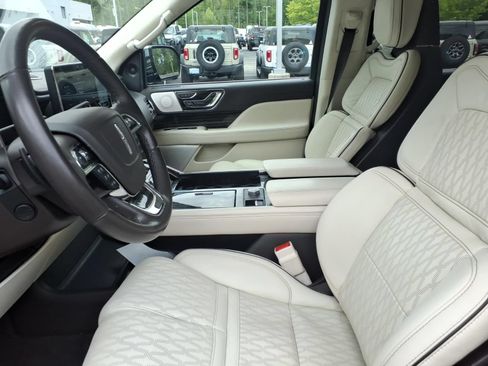 Used 2024 Lincoln Navigator Black Label AWD/4WD image 17