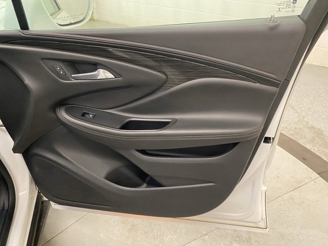 Used 2017 Buick Envision Essence FWD image 25
