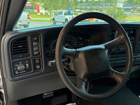 Used 2001 Chevrolet Silverado 2500 Extended Cab LS w/ Snow Plow Prep Pkg AWD/4WD image 14