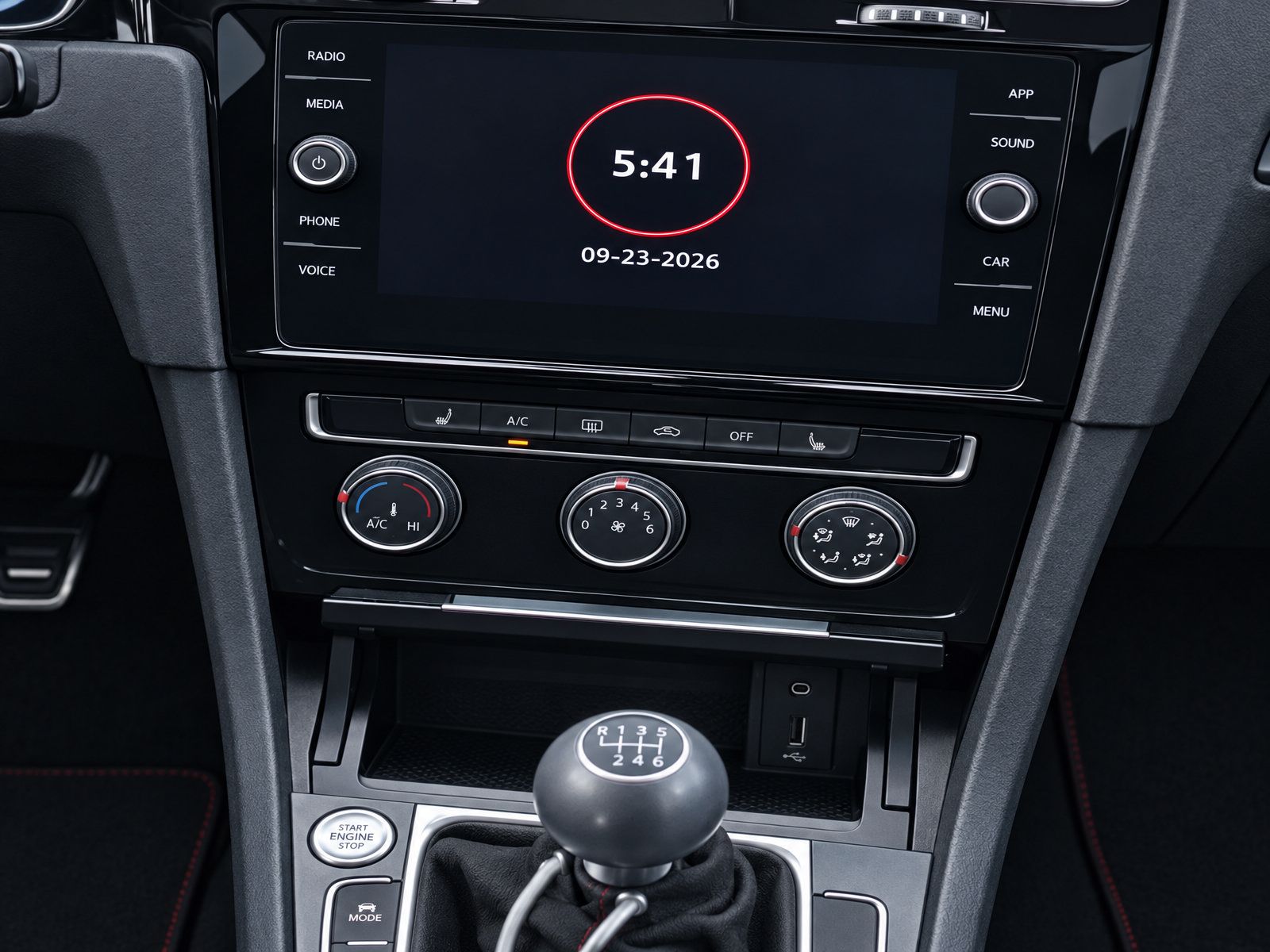 Used 2018 Volkswagen GTI SE FWD image 14
