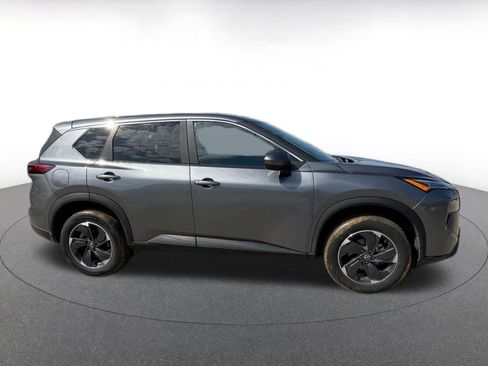 Used 2025 Nissan Rogue SV image 18
