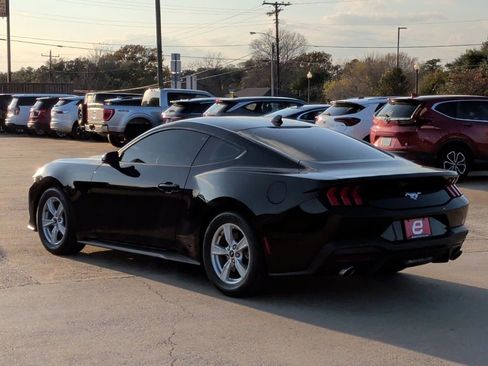 Used 2024 Ford Mustang Coupe image 6