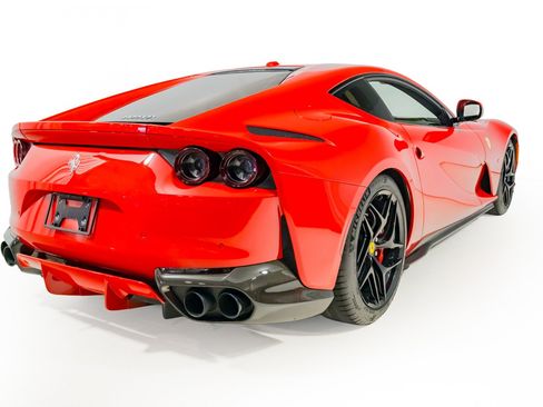 Used 2018 Ferrari 812 Superfast RWD image 9