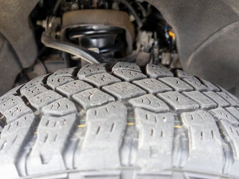 Used 2024 GMC Sierra 1500 AT4 w/ Technology Package image 32