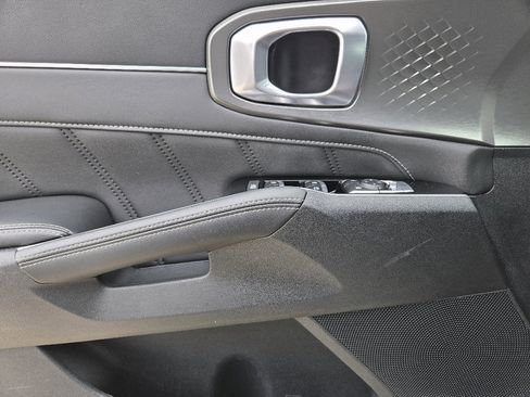 Certified 2023 Kia Sorento SX image 25