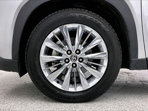 Used 2024 Toyota Grand Highlander Platinum image 12