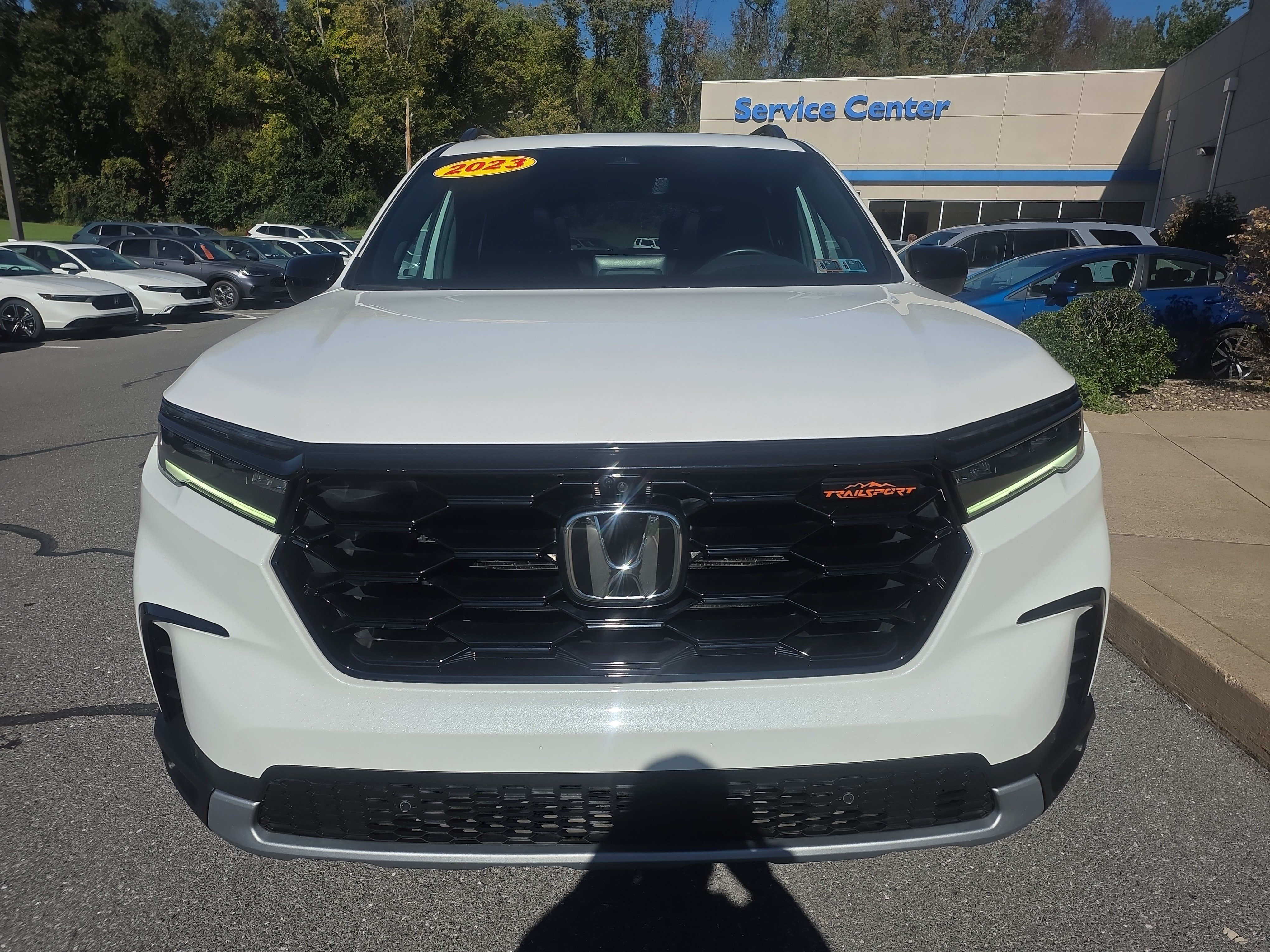 Used 2023 Honda Pilot TrailSport image 2
