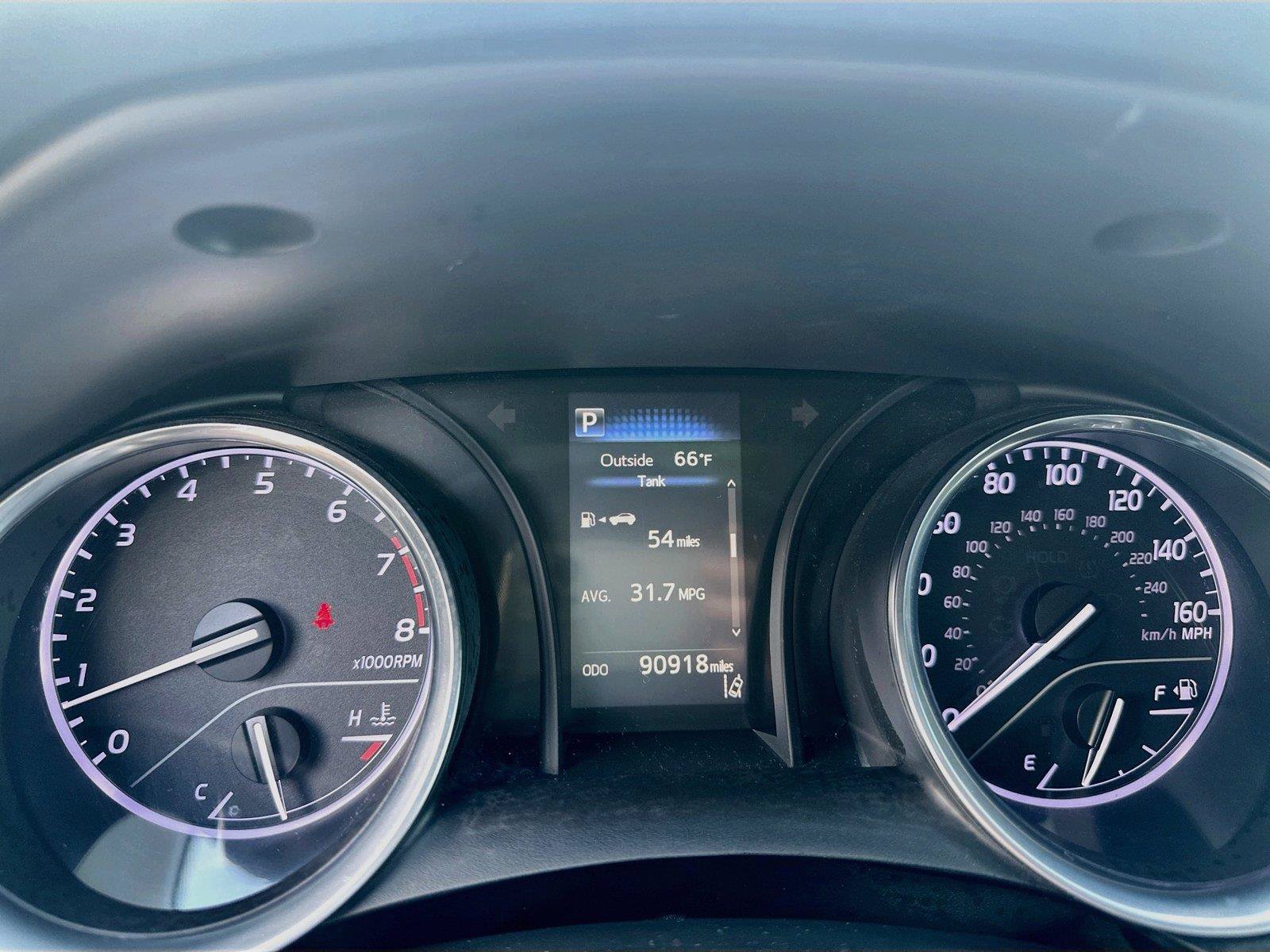 Used 2018 Toyota Camry LE FWD image 18