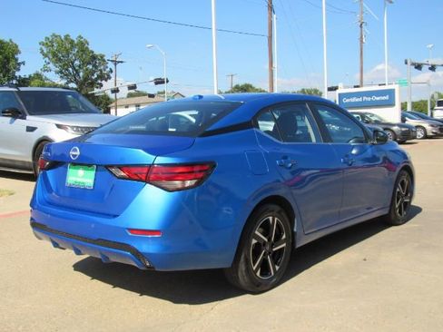 Used 2025 Nissan Sentra SV image 6